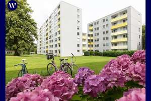 Wohnen im Grünen! Renovierte 3-Zimmer-Wohnung mit Balkon + Tageslichtbad, guter Schnitt + Stellplatz – Graf-von-Stauffenberg-Straße 10 a, 33615 Schildesche, Bielefeld – Vorschaubild 1