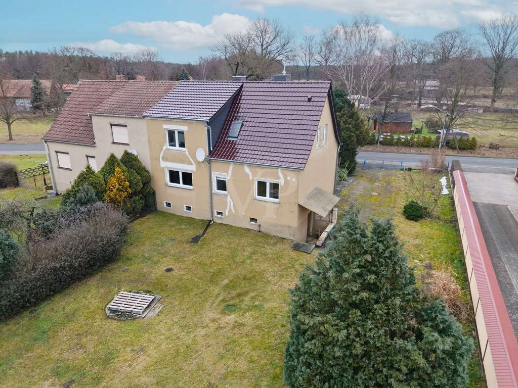 Immobilie in Hermsdorf - Ländliche Wohnidylle -  DHH mit Doppelcarport und großen Garten- und Wiesenflächen - Bild 3