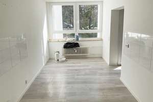 Schöner Wohnen auf 2 Ebenen! Renovierte 5 Zimmer, 2 Bäder, Loggia, gute Raumaufteilung, Abstellraum – Gropiusweg 15, 44801 Querenburg, Bochum – Vorschaubild 5