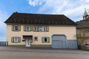 Viel Raum für Familie und Freizeit – Zweifamilienhaus in Rexingen – Die vollständige Adresse der Immobilie erhältst du vom Anbieter., 72160 Horb am Neckar – Vorschaubild 2