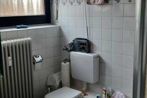 Schöne und gepflegte 3-Zimmer-Wohnung mit gehobener Innenausstattung mit Balkon und EBK in Krefeld – Heyenbaumstraße 103, 47802 Krefeld – Vorschaubild 4