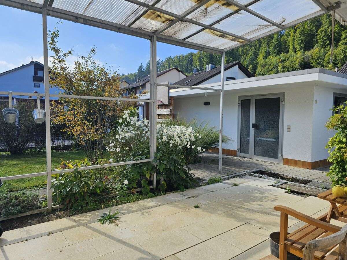 Immobilie in Kämpfelbach - **Kämpfelbach-Ersingen, modernisiertes 1-2 Familien-Haus mit Ausbaupotential, Garten u. 3 Garagen** - Bild 17