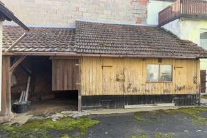 Ein-/Zweifamilienhaus mit Balkon und Nebengebäude in Helmstadt – Die vollständige Adresse der Immobilie erhältst du vom Anbieter., 97264 Helmstadt – Vorschaubild 3
