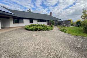 Villa mit Charakter und Perspektive – Wohnen & Arbeiten am Schlossgarten – Die vollständige Adresse der Immobilie erhältst du vom Anbieter., 91220 Schnaittach – Vorschaubild 1