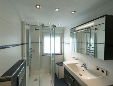 Modernisierte 3-Zimmer-Wohnung mit großer Terrasse und kleinem Garten in ruhiger Ortsrandlage