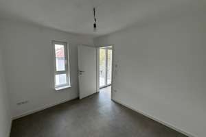 Kernsanierte 2 Zi. Whg. in zentraler Lage mit EBK/Balkon/TG- Platz (10) – Uhlandstraße 62, 74074 Heilbronn, Heilbronn – Vorschaubild 4