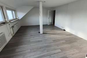 Modernisierte 5,5-Zimmer-Dachgeschosswohnung in Stuttgart-Heumaden – Fenchelstr 15, 70619 Heumaden, Stuttgart – Vorschaubild 2