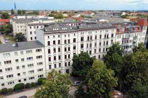 Helle Dreiraumwohnung mit großem Balkon in begehrter Lage von Magdeburg - Stadtfeld Ost – Schellheimerplatz 2, 39108 Magdeburg – Vorschaubild 1