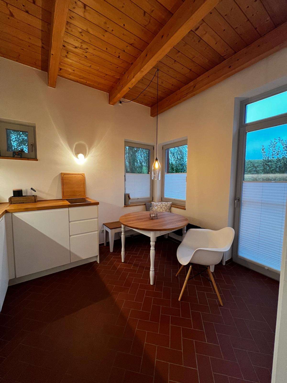 Immobilie in Neufeld - Charmantes Ferienhaus mit Reetdach, möbliert, energetisch top, 3,5 Zimmern und Außenstellplätzen  - Bild 10