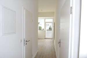 Kompakt in der City: Modernes Apartment mit Terrasse und EBK in Köln