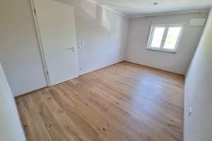 Modernes Familienhaus mit Dachterrasse in Regensburg-Burgweinting – einziehen und zuhause ankommen – Die vollständige Adresse der Immobilie erhältst du vom Anbieter., 93053 Burgweinting-Harting, Regensburg – Vorschaubild 7