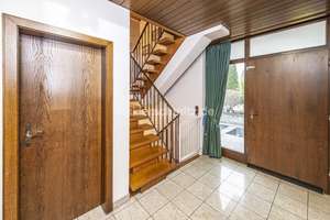 ATTRAKTIVES EINFAMILIENHAUS MIT GARTEN UND GARAGE! – Die vollständige Adresse der Immobilie erhältst du vom Anbieter., 41238 Schelsen, Mönchengladbach – Vorschaubild 2