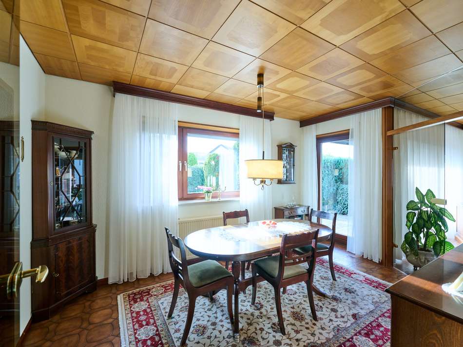 Esszimmer mit Zugang zur Terra