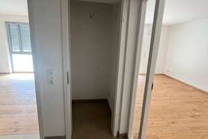 Neubau-Wohnung in Alteglofsheim: Moderner Grundriss mit Balkon – Landshuter Straße 6, 93087 Alteglofsheim – Vorschaubild 14