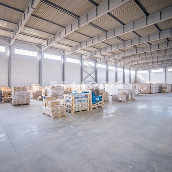 sofort verfügbar l ca. 3.500 m² hochwertige Lager- und Logistikimmobilie l Rampen