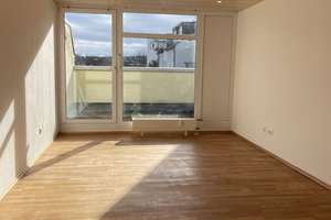 Zentrale, helle 2,5-Zimmer Wohnung mit großer Südterrasse in München Ludwigsvorstadt-Isarvorstadt