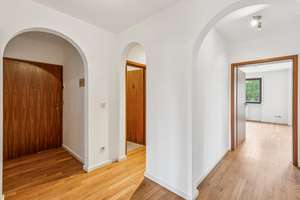 Helle 3-Zimmer-Wohnung mit Kamin und sonnigem Südbalkon in Solln – Die vollständige Adresse der Immobilie erhältst du vom Anbieter., 81479 Solln, München – Vorschaubild 2