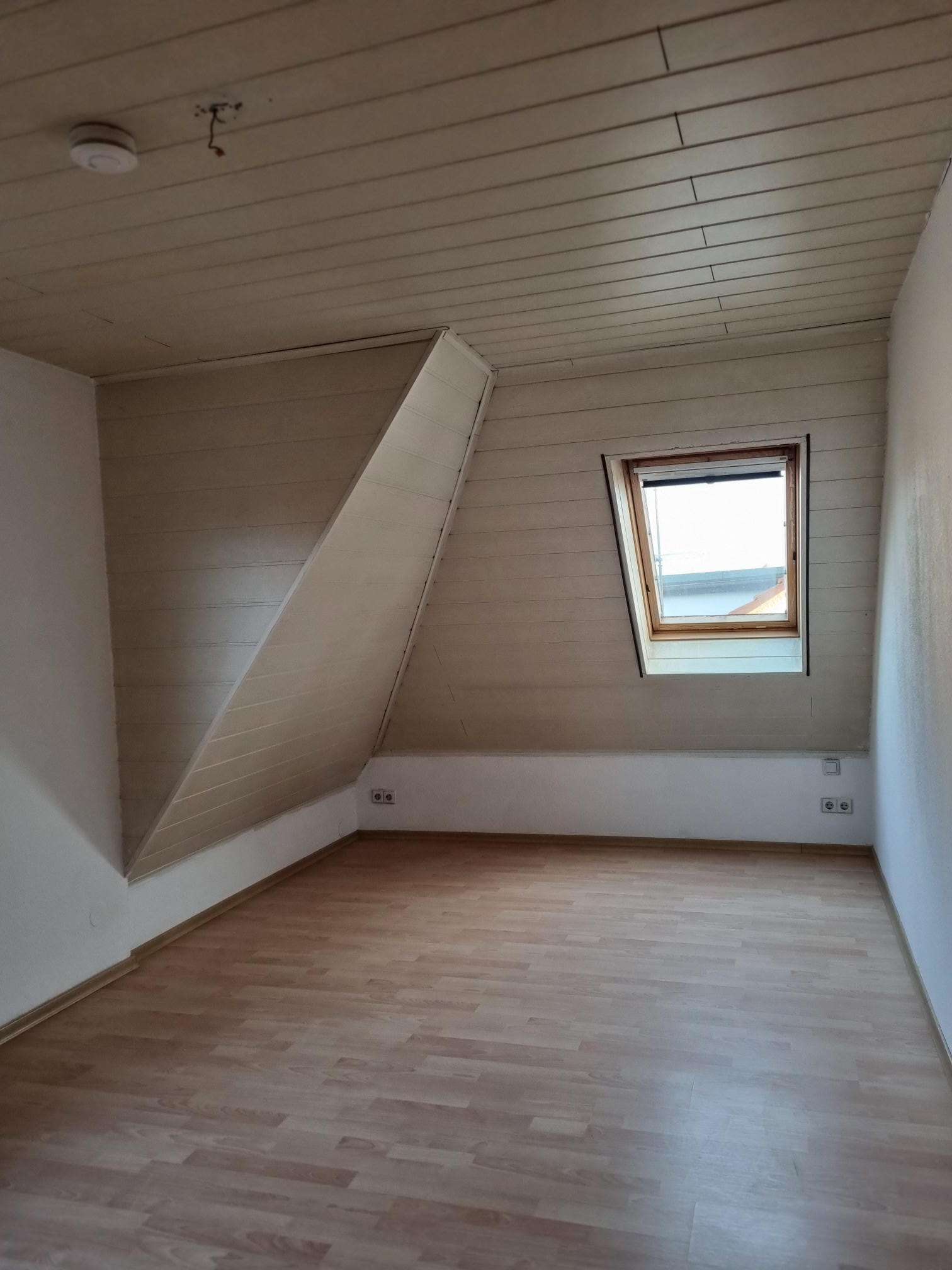 Immobilie in Erlenbach - Von Privat: Gepflegte 3,5-Zimmer Dachgeschosswohnung mit Balkon und Stellplatz in Erlenbach - Bild 4