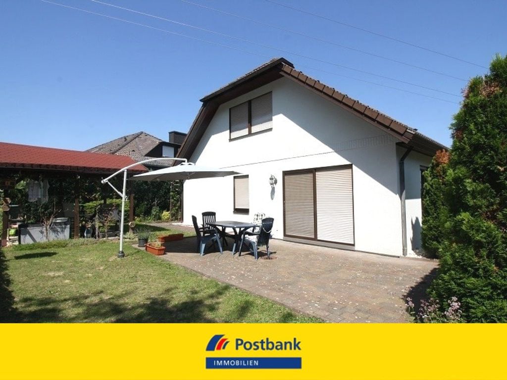 Top gepflegtes Einfamilienhaus mit Garten und Garage in ruhiger Wohnlage