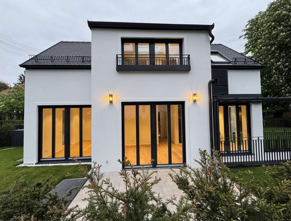MODERN CLASSIC – Exklusives Einfamilienhaus in Bestlage Villenkolonie Gräfelfing