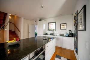 Exklusive Architekten-DHH mit Innenhof & großer Duplex-Garage Bestlage Frankfurt-Riedberg-Westflügel – Die vollständige Adresse der Immobilie erhältst du vom Anbieter., 60438 Kalbach-Riedberg, Frankfurt am Main – Vorschaubild 3