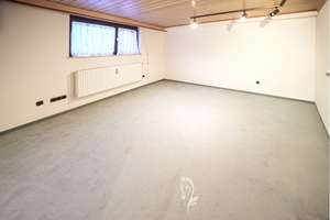 Zwei- bis Dreiparteienhaus in zentraler Lage  mit Einliegerwohnung und Ausbaupotenzial im DG – Betzengraben 2, 97299 Zell am Main – Vorschaubild 21