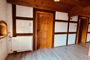 Historisches Haus mit Charakter & Entwicklungspotenzial – Die vollständige Adresse der Immobilie erhältst du vom Anbieter., 73491 Neuler – Vorschaubild 2
