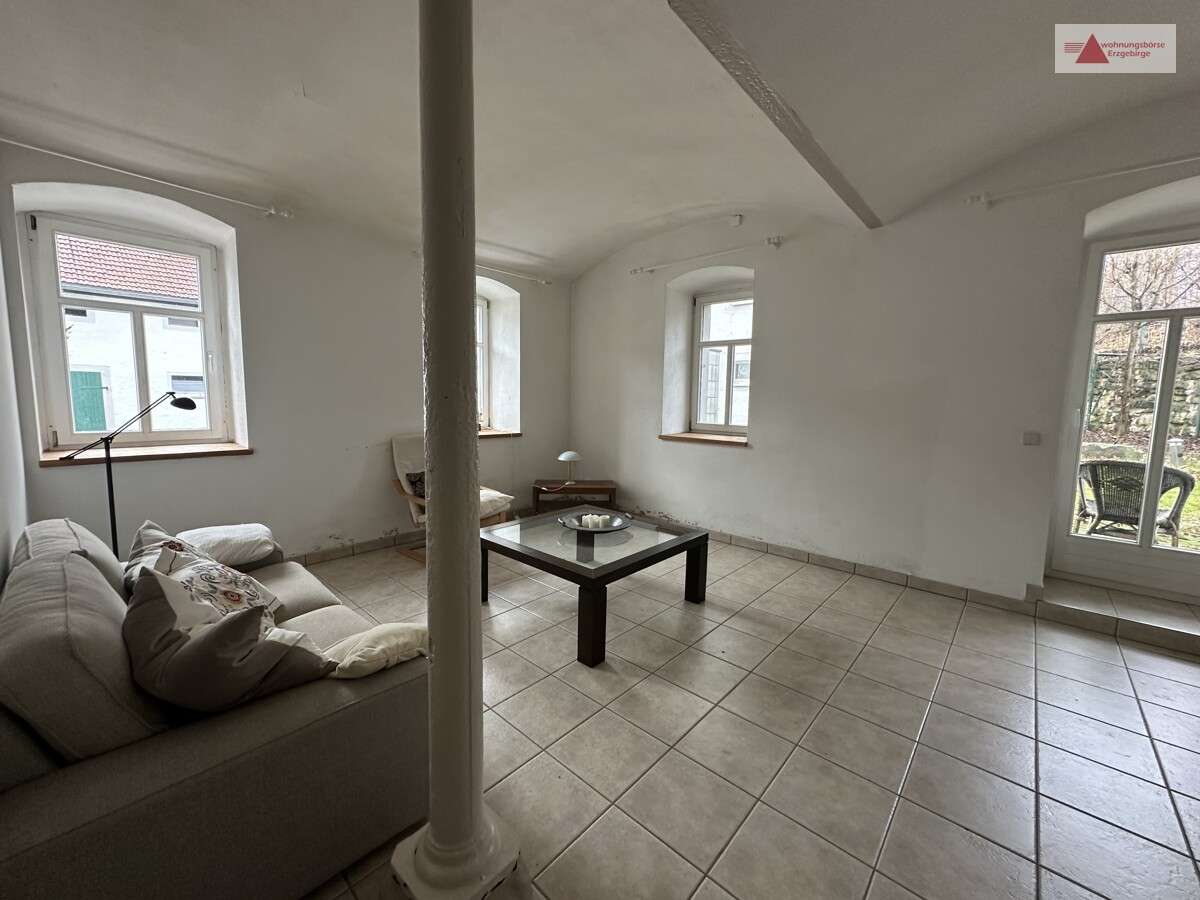 Immobilie in Grünhainichen - Wohnen & Vermieten: 6 Wohnungen, Dreiseitenhof & 6.123 m² Grundstück in Grünhainichen bei Chemnitz - Bild 3