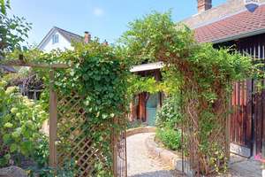 Charmante 
DHH 
in Müllheim mit zwei Wohnungen und liebevoll gestaltetem Garten – Die vollständige Adresse der Immobilie erhältst du vom Anbieter., 79379 Müllheim – Vorschaubild 34