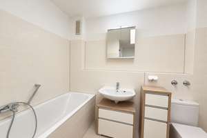 Geräumige 3-Zimmer-Wohnung mit Balkon und idealer Anbindung in ruhiger Lage von Benrath – 40597 Benrath, Düsseldorf – Vorschaubild 14