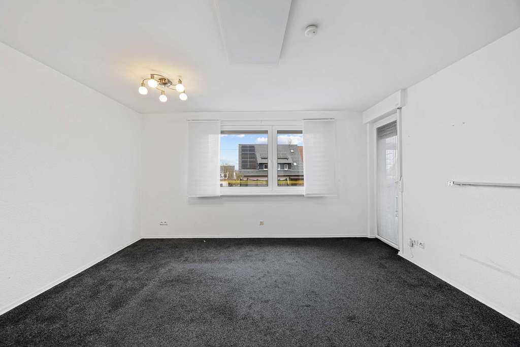 Immobilie in Rutesheim - Charmante Doppelhaushälfte in Rutesheim mit Einliegerwohnung, großem Garten, Balkon und Wintergarten - Bild 3