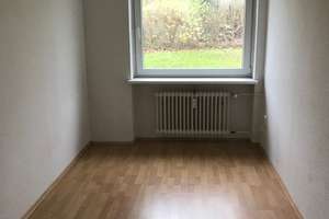 Modernisierte Wohnung mit vier Zimmern und Balkon in Kiel – Bräutigamweg 15, 24159 Holtenau, Kiel – Vorschaubild 3