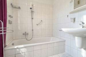 Attraktive 4-Raum-Wohnung auf zwei Wohnebenen mit Terrasse und Tiefgarage in Billstedt - Wentzel Dr. – Die vollständige Adresse der Immobilie erhältst du vom Anbieter., 22117 Billstedt, Hamburg – Vorschaubild 14