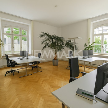 Altbaucharme an der Theresienwiese - auch als Praxis nutzbar