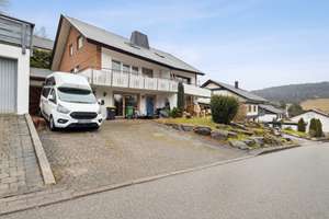 Wildberg: Einziehen und wohlfühlen - gepflegtes Haus in ruhiger Lage – Die vollständige Adresse der Immobilie erhältst du vom Anbieter., 75392 Deckenpfronn – Vorschaubild 1