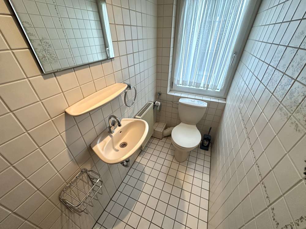 Immobilie in Ransbach-Baumbach - Großzügiges Einfamilienhaus mit großem Potenzial in ansprechender Lage - Bild 7