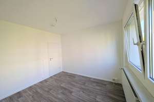 Helle 3-Raumwohnung mit LED-Spots und traumhaftem Ausblick – Wenzel-Verner-Straße 21, 9120 Helbersdorf, Chemnitz – Vorschaubild 4