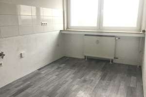 Schnuckelige Seniorenwohnung für Ehepaare im Grünen! (WBS und Mindestalter 60 Jahre erforderlich) – Minnesängerstraße 70, 45279 Freisenbruch, Essen – Vorschaubild 2