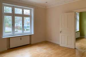 Ihr exklusives Kaufangebot - Charmante, großzügige 2-Zimmer-Wohnung in stilvoller Stadtvilla – Die vollständige Adresse der Immobilie erhältst du vom Anbieter., 22143 Rahlstedt, Hamburg – Vorschaubild 3