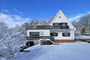 Charmantes Einfamilienhaus mit traumhaftem Garten in Hohenschäftlarn - ideal für Home-Office – München (Kreis) – Vorschaubild 1