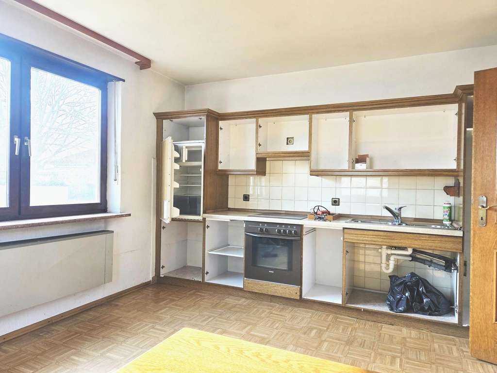 Immobilie in Dachau - Handwerker aufgepasst, großzügige Doppelhaushälfte mit Potential! - Bild 2