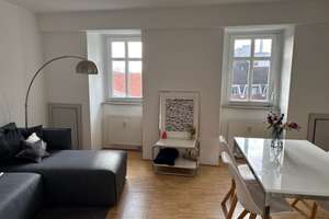 Lichtdurchflutete, vollmöblierte Wohnung in Traumlage