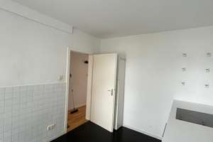 Befristet - 05/2027 - 2 Zimmer Erdgeschosswohnung mit Balkon in Hamburg-Eppendorf – Geschwister-Scholl-Straße 104B, 20251 Eppendorf, Hamburg – Vorschaubild 12