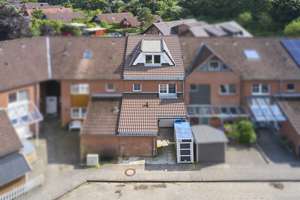 Großzügiges Familienglück mit Platz für alle – geräumiges Reihenhaus, saniert und bezugsbereit – Die vollständige Adresse der Immobilie erhältst du vom Anbieter., 25451 Quickborn – Vorschaubild 2