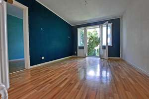 Bezugsfreie 2,5-Zimmer-Wohnung mit Modernisierungsbedarf im ruhigen Borgfelde – Die vollständige Adresse der Immobilie erhältst du vom Anbieter., 20535 Borgfelde, Hamburg – Vorschaubild 1