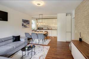 Möbliert:  Balkonwohnung mit Blick in den Gemeinschaftsgarten – Die vollständige Adresse der Immobilie erhältst du vom Anbieter., 81475 Fürstenried-West, München – Vorschaubild 2