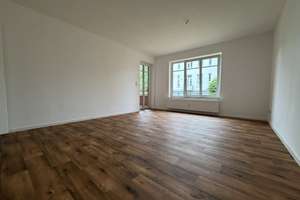 Stade * Nur ein kleiner Spaziergang bis zur Altstadt * Balkon * Pkw-Stellplatz * EBK * – Glückstädter Straße 2a, 21682 Stade – Vorschaubild 3
