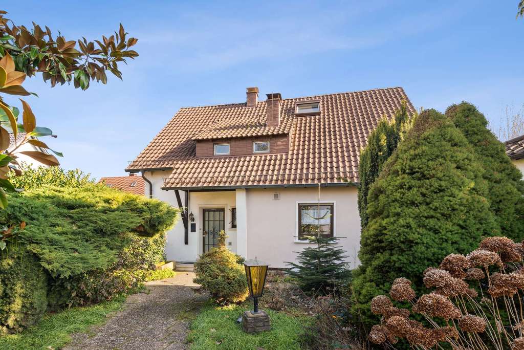 Immobilie in Römerberg - Freistehendes Einfamilienhaus mit Wintergarten, Balkon und großem Gartenparadies - Bild 0