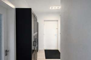 90 m² Wohnkomfort: Helle 3-Zimmer-Wohnung mit Balkon in Köln-Junkersdorf – Die vollständige Adresse der Immobilie erhältst du vom Anbieter., 50858 Junkersdorf, Köln – Vorschaubild 12