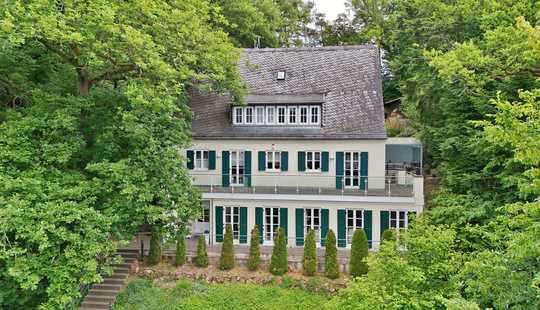 Bild von Imposanter Familientraum - Modernisiert, Naturidylle & Stadtnähe perfekt vereint